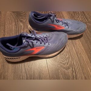 Brooks Ravenna size 10